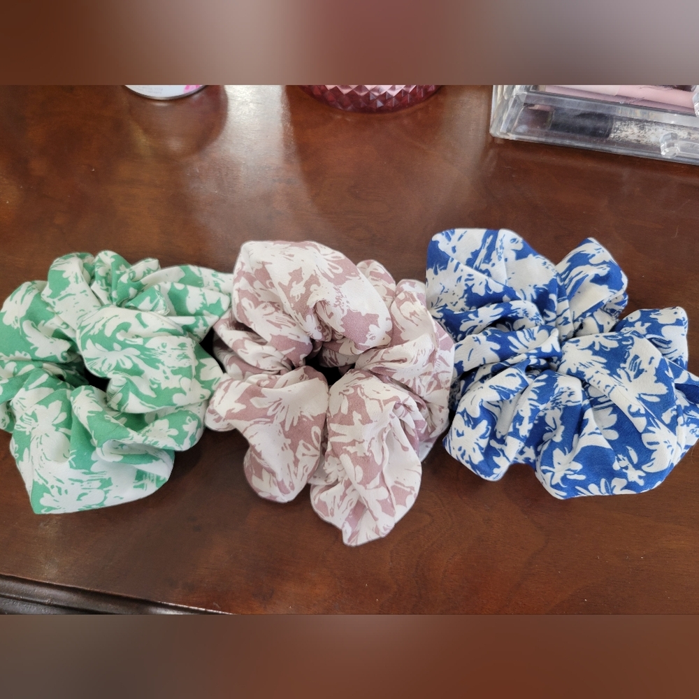 Large Floral Scrunchie Set - Green, Pink, Blue